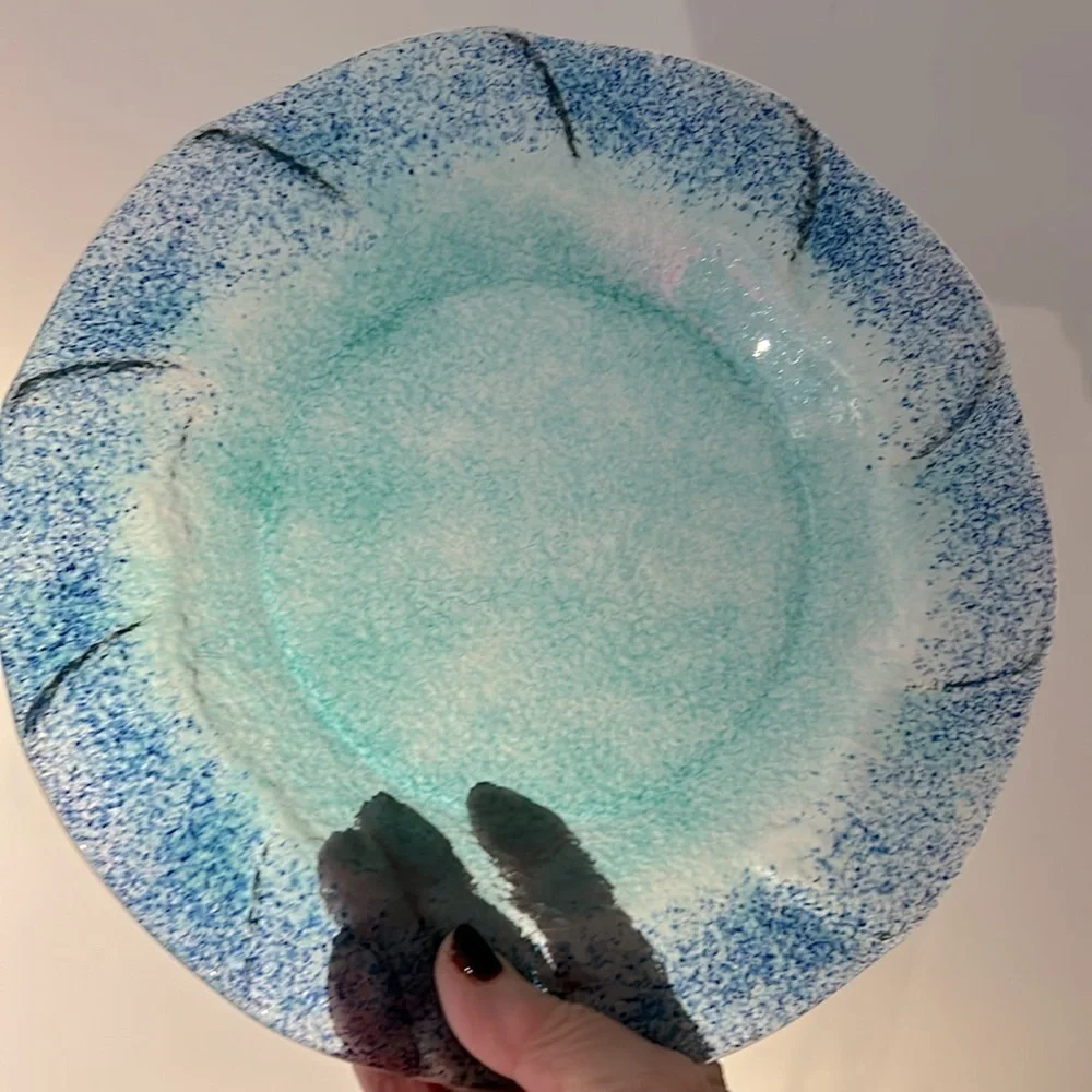 Translucent Scalloped Edge Blue and Green Plate 10.5 inches - Picture 4 of 5